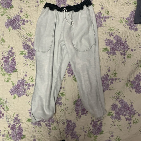 Black edgy sweatpants with comfortable inside and adjustable drawstring. - Picture 2 of 3